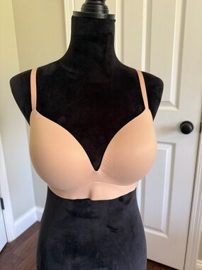 EUC Victoria's Secret Incredible Bra 36D